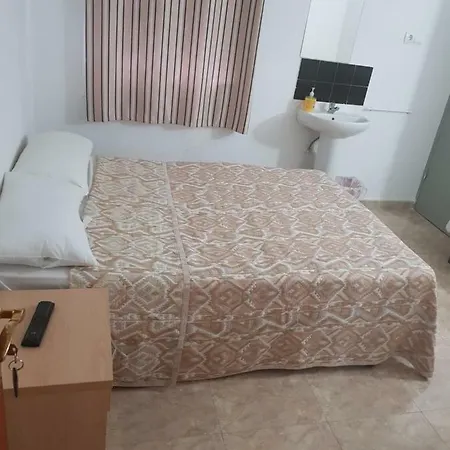 Pizzeria Oasis Guest house *